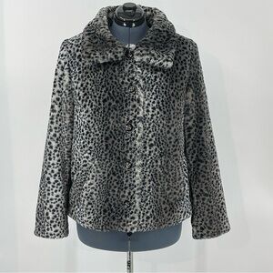 GALLERY WOMENS SIZE LARGE ANIMAL PRINT COAT. FAUX FUR. BUTTON DOWN.